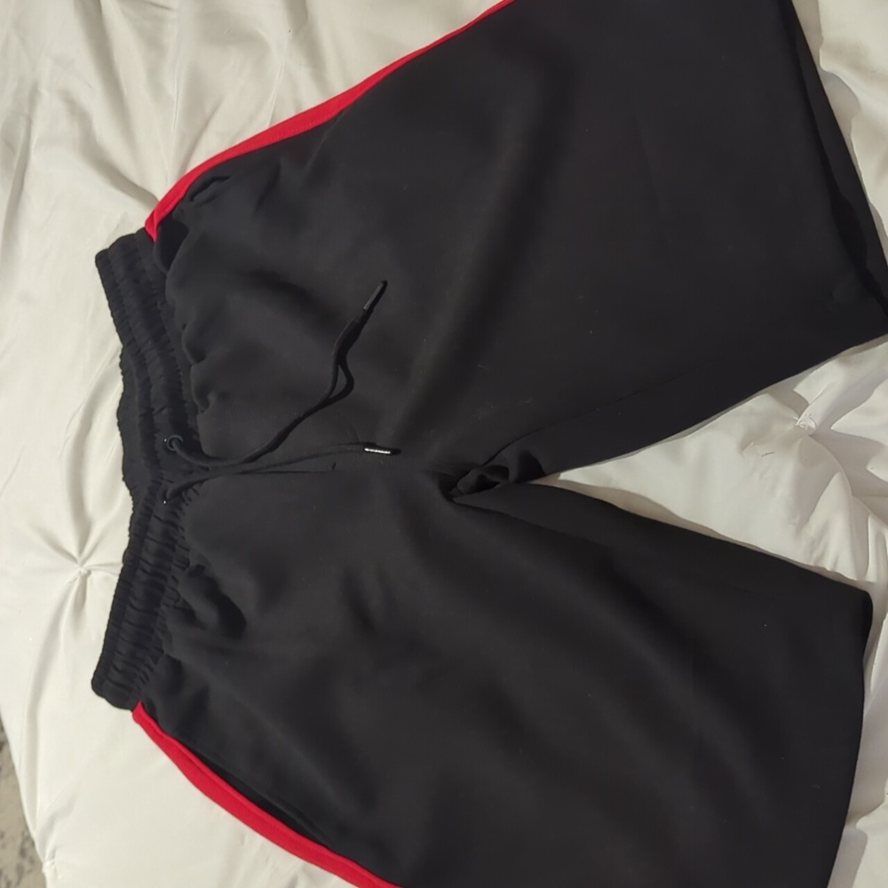 Men's athletic shorts size medium